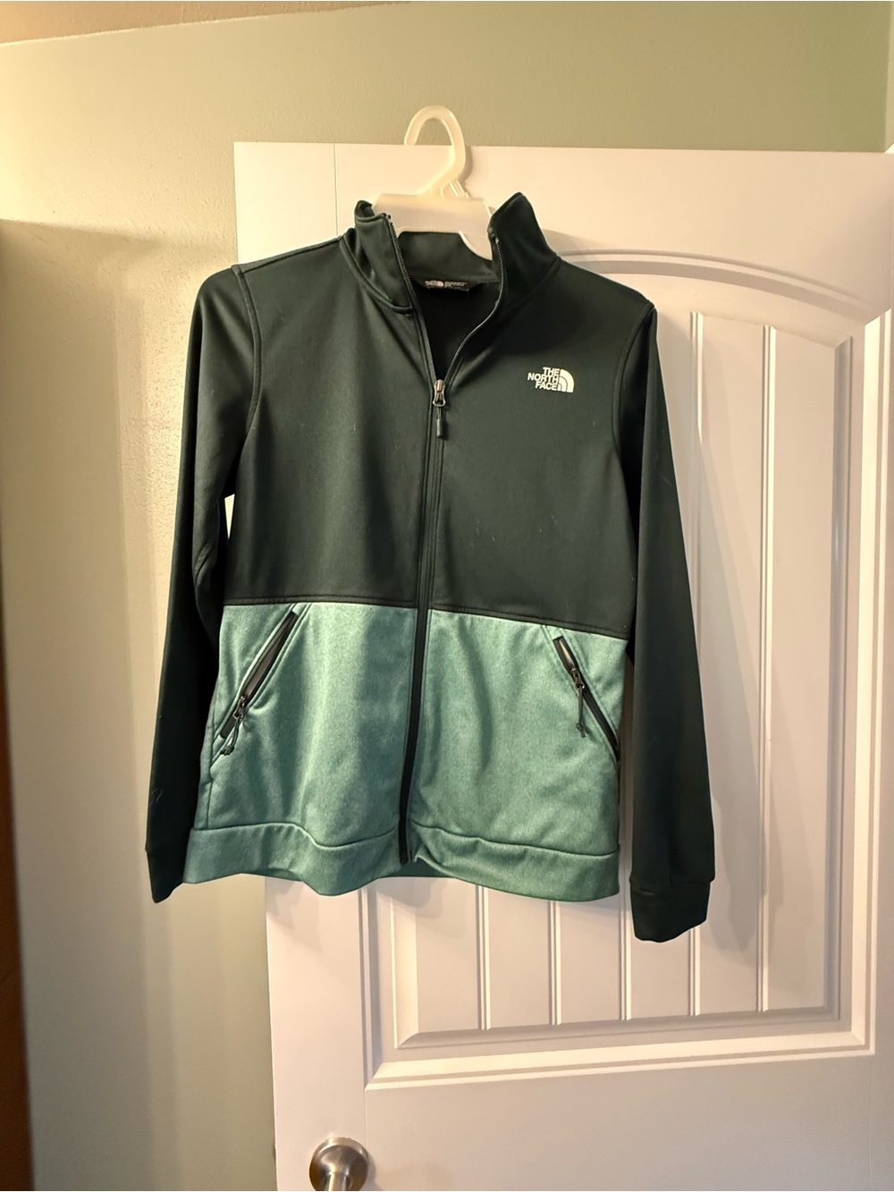 The North Face Black Full-Zip Women's Jacket